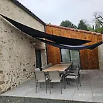 La Tremblaie Grange Renovee Avec Vue Campagne - 10 Min Du Puy Dufou Feriehus Chateaumur