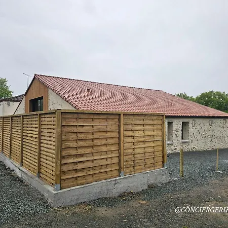 Feriehus La Tremblaie Grange Renovee Avec Vue Campagne - 10 Min Du Puy Dufou
