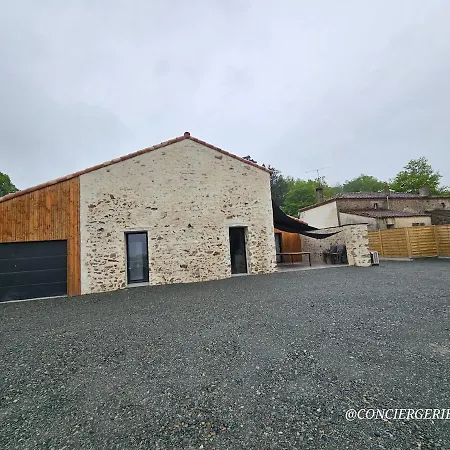 La Tremblaie Grange Renovee Avec Vue Campagne - 10 Min Du Puy Dufou