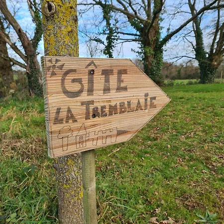 Casa de Férias La Tremblaie Grange Renovee Avec Vue Campagne - 10 Min Du Puy Dufou Chateaumur