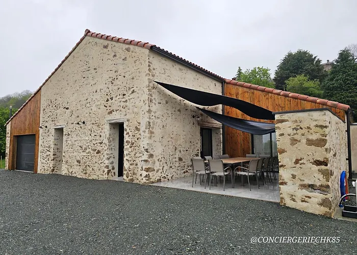 La Tremblaie Grange Renovee Avec Vue Campagne - 10 Min Du Puy Dufou Feriehus *