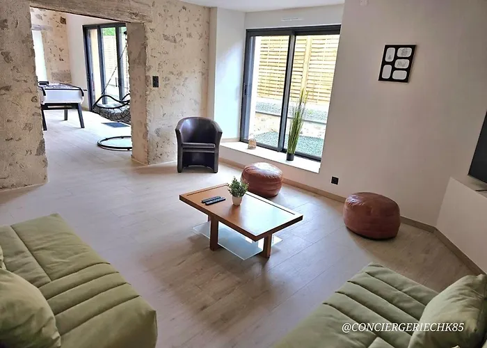 La Tremblaie Grange Renovee Avec Vue Campagne - 10 Min Du Puy Dufou Chateaumur