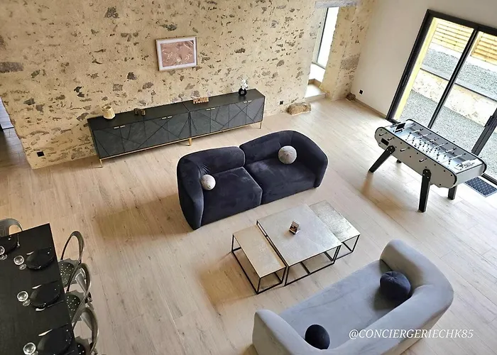 Feriehus La Tremblaie Grange Renovee Avec Vue Campagne - 10 Min Du Puy Dufou Chateaumur