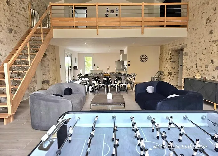 La Tremblaie Grange Renovee Avec Vue Campagne - 10 Min Du Puy Dufou Chateaumur