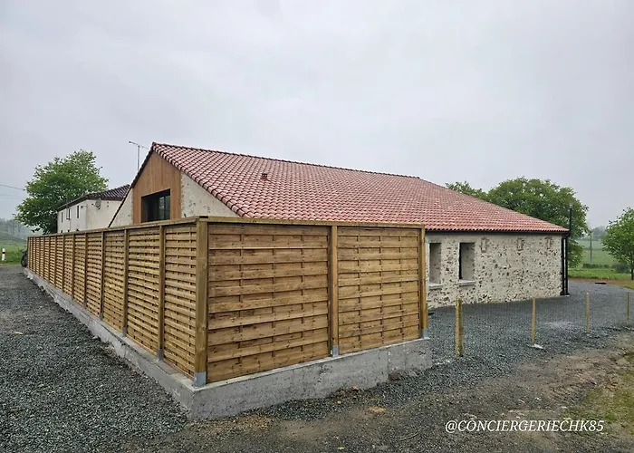 Feriehus La Tremblaie Grange Renovee Avec Vue Campagne - 10 Min Du Puy Dufou