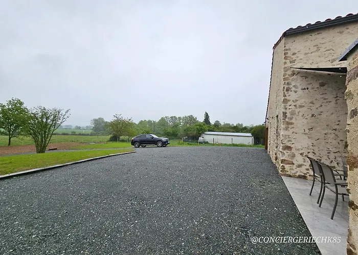 La Tremblaie Grange Renovee Avec Vue Campagne - 10 Min Du Puy Dufou * Chateaumur
