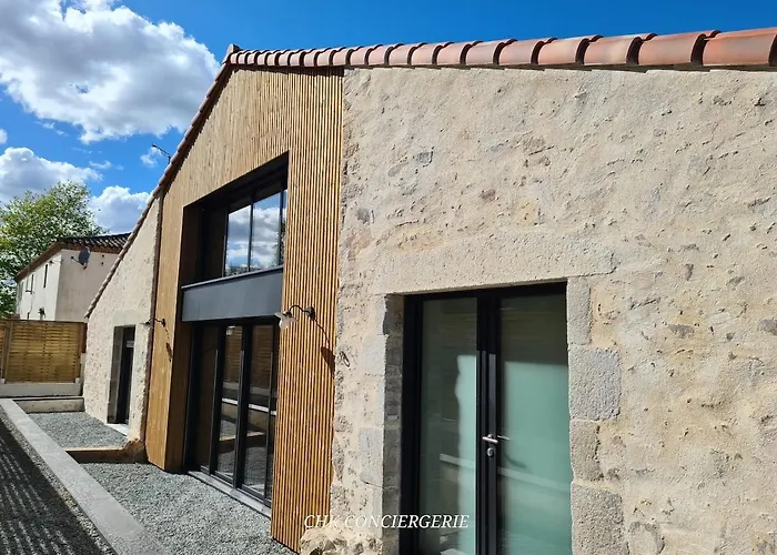 Feriehus La Tremblaie Grange Renovee Avec Vue Campagne - 10 Min Du Puy Dufou Chateaumur