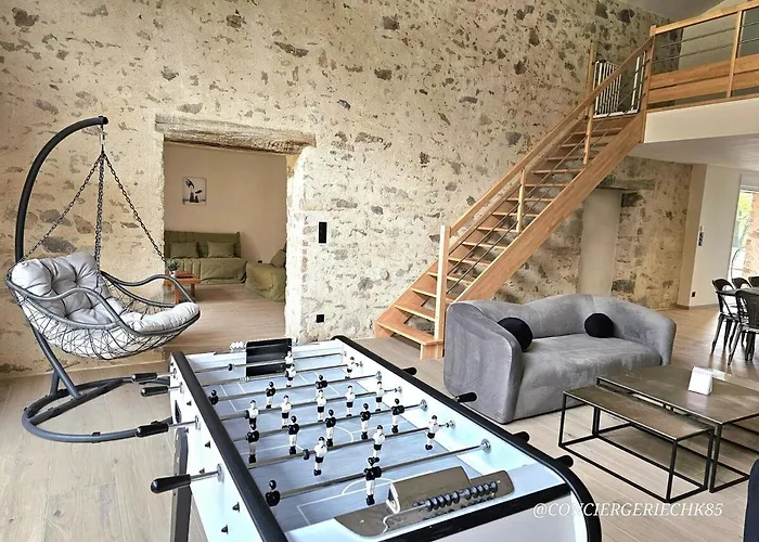 Feriehus La Tremblaie Grange Renovee Avec Vue Campagne - 10 Min Du Puy Dufou Chateaumur