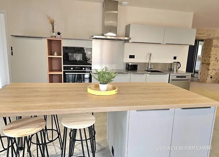 La Tremblaie Grange Renovee Avec Vue Campagne - 10 Min Du Puy Dufou Chateaumur