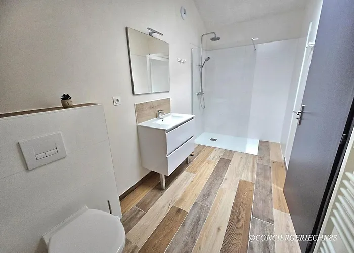 Feriehus La Tremblaie Grange Renovee Avec Vue Campagne - 10 Min Du Puy Dufou *