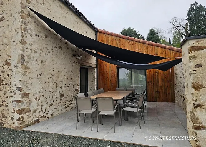 Feriehus La Tremblaie Grange Renovee Avec Vue Campagne - 10 Min Du Puy Dufou *