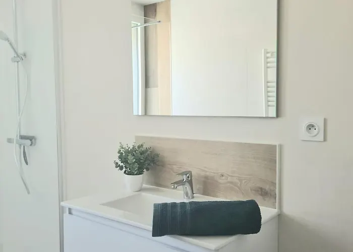 Feriehus La Tremblaie Grange Renovee Avec Vue Campagne - 10 Min Du Puy Dufou Chateaumur