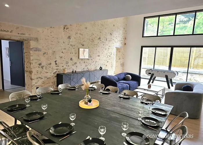 La Tremblaie Grange Renovee Avec Vue Campagne - 10 Min Du Puy Dufou Chateaumur