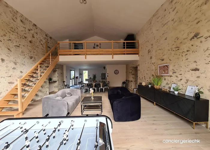 La Tremblaie Grange Renovee Avec Vue Campagne - 10 Min Du Puy Dufou *